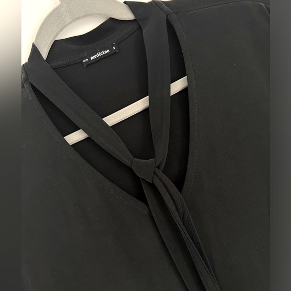 Modal blouse with built in scarf - Picture 3 of 3